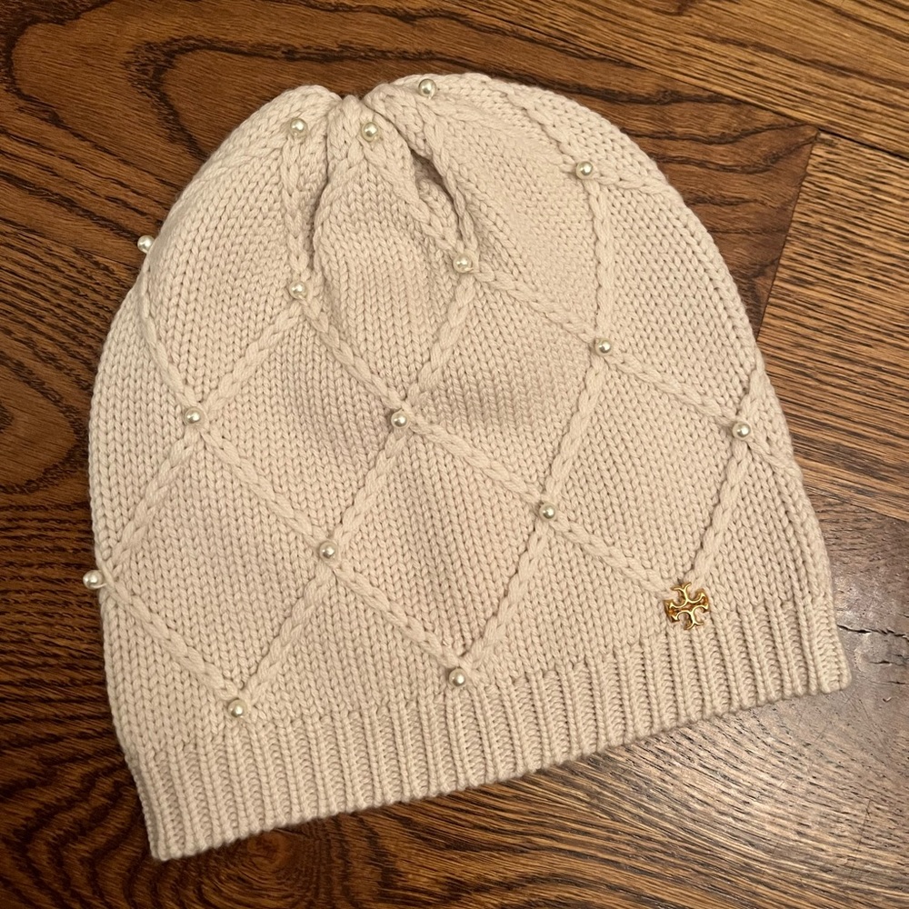 Tory Burch women’s beanie NWOT
